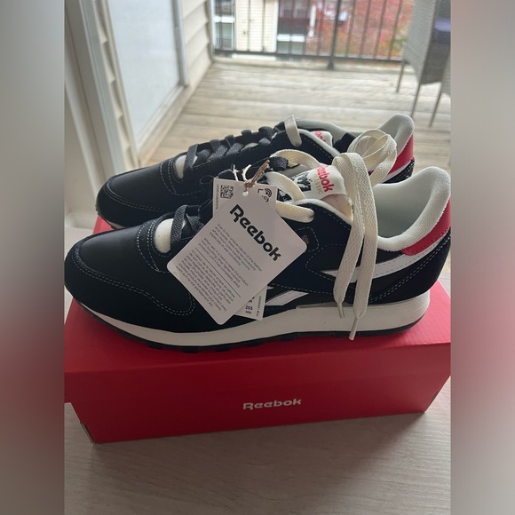 NWT Reebok Classic Leather Casual Shoes black running sneakers size 7,5 - Picture 3 of 14